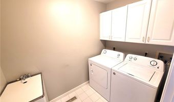 325 Inwood Trl, Aurora, OH 44202