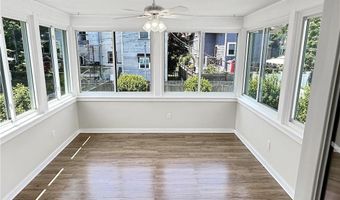 57 Friendship St, Newport, RI 02840
