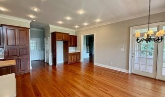 708 Town And Country Dr, Adel, GA 31620