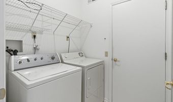 6 Swan Lake Ct, Barnegat, NJ 08005