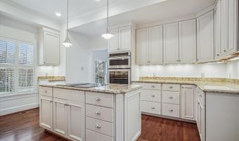 4500 35TH Rd N, Arlington, VA 22207
