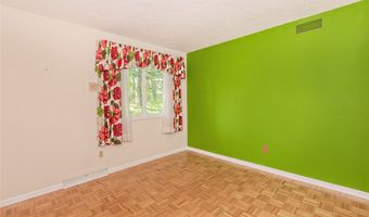 191 Parkview Dr, Aurora, OH 44202