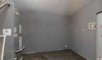 827 S Griffith Ave, Aurora, MO 65605