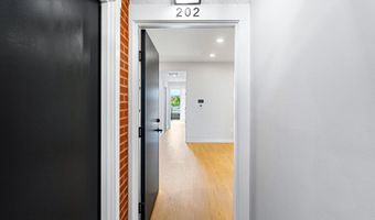 733 8TH St SE 202, Washington, DC 20003