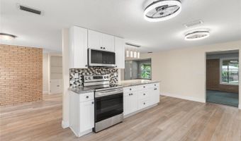 405 OAKHURST St, Altamonte Springs, FL 32701