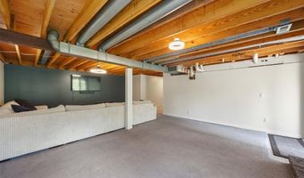 9616 Antonette Hills Dr, Affton, MO 63123