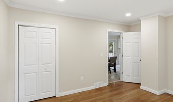 16 Deepwood Dr, Cheshire, CT 06410
