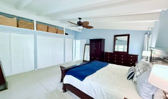 827 Kalalea St, Honolulu, HI 96825