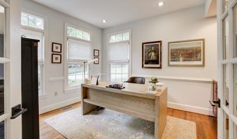 9110 WILLOW GATE Ln, Bethesda, MD 20817