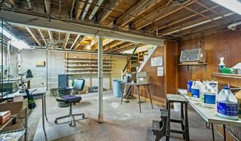 74 Valley Rd, Middletown, RI 02842