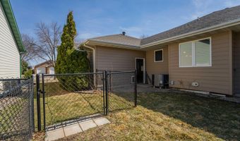 1415 Birchwood Ln, Aberdeen, SD 57401