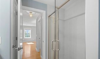 5 Thelma Ln 5, Middletown, RI 02842