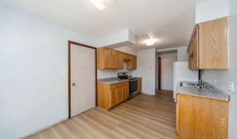 935 Breezewood Cir, Altoona, IA 50009