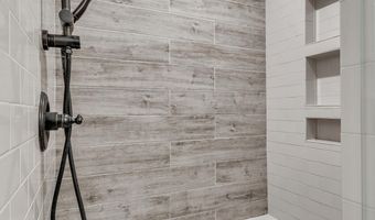 1091 Green Rd, Ann Arbor, MI 48105