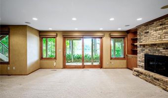 451 Reflection Rd, Apple Valley, MN 55124