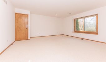 2225 Chaucer Ct, Ann Arbor, MI 48103