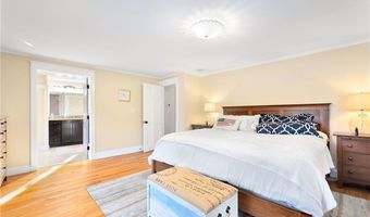 138 Carroll Ave, Newport, RI 02840