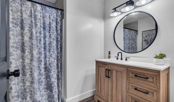 382 Wheaton Ave, Bayville, NJ 08721