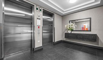 1111 ORONOCO St 326, Alexandria, VA 22314