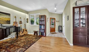 1011 Canyon Park Dr, Ashland, OR 97520