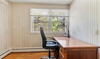 5 Fishing Cove Rd, North Kingstown, RI 02852
