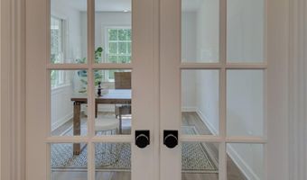 3 Tyler Point Rd, Barrington, RI 02806