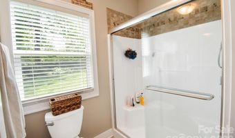 123 White Oak Road Ext, Arden, NC 28704