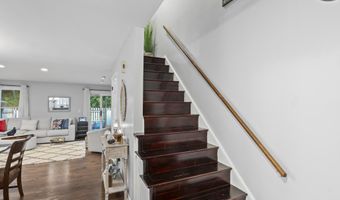 174 Williamsburg Ct, Albany, NY 12203