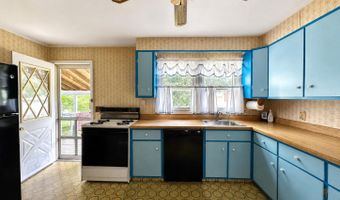 5 Knauf Ln, Albany, NY 12211