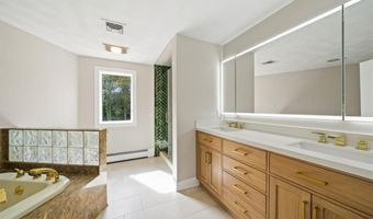 30 Dutchess Dr, Cranston, RI 02921