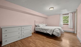 543 Long Shores Dr, Barrington, NH 03825