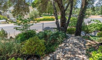 1070 Suzanne Dr, Angels Camp, CA 95222