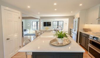 16 Cottage St, Belfast, ME 04915