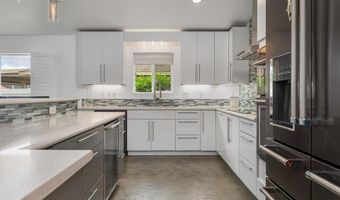 232 Kamahao Cir, Wailuku, HI 96793