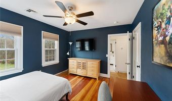 6 Knowlton Ct, Bristol, RI 02809