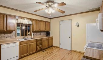 818 N Houston St, Adrian, MO 64720