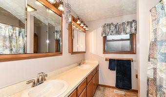 7209 Lindenwood Dr, Indianapolis, IN 46227
