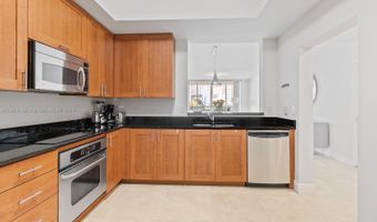3340 NE 190th St 405, Aventura, FL 33180