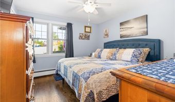 41 Yeoman Ave, Cranston, RI 02920