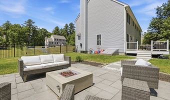 37 Hemlock Dr, Ayer, MA 01432