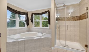 941 Par Dr, Algonquin, IL 60102