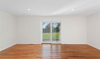 704 Fairway Dr 704, Middletown, RI 02842