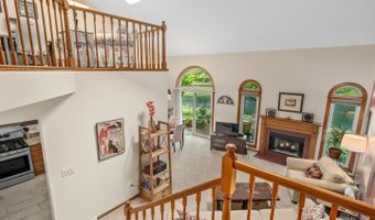 1937 N Coldspring Rd, Arlington Heights, IL 60004