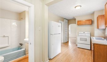 285 Sumner Ct, Akron, OH 44311