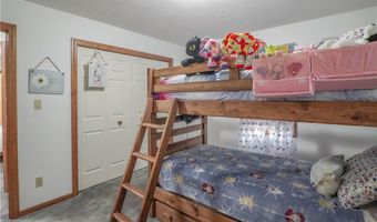 2641 Topflite Dr, Akron, OH 44312