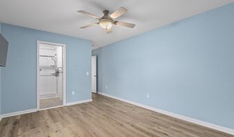 402 Chippendale Ln, Bonneau, SC 29431