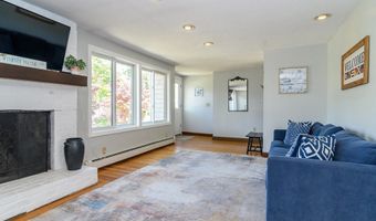 88 Rope Walk Rd, Bourne, MA 02532