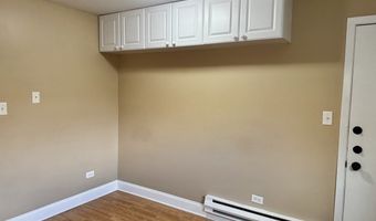 2215 Nichols Rd C, Arlington Heights, IL 60004