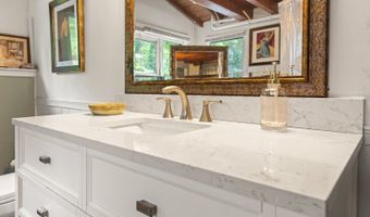 88 Lakeside Dr, Alloway, NJ 07461