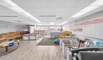 5043 Allen Rd, Allen Park, MI 48101